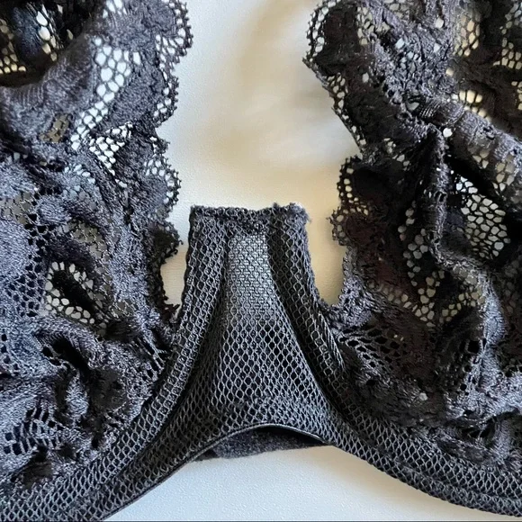 Black Strappy Bra Floral Lace Mesh Sides 34C Underwire No Tag Lingerie - Picture 4 of 12
